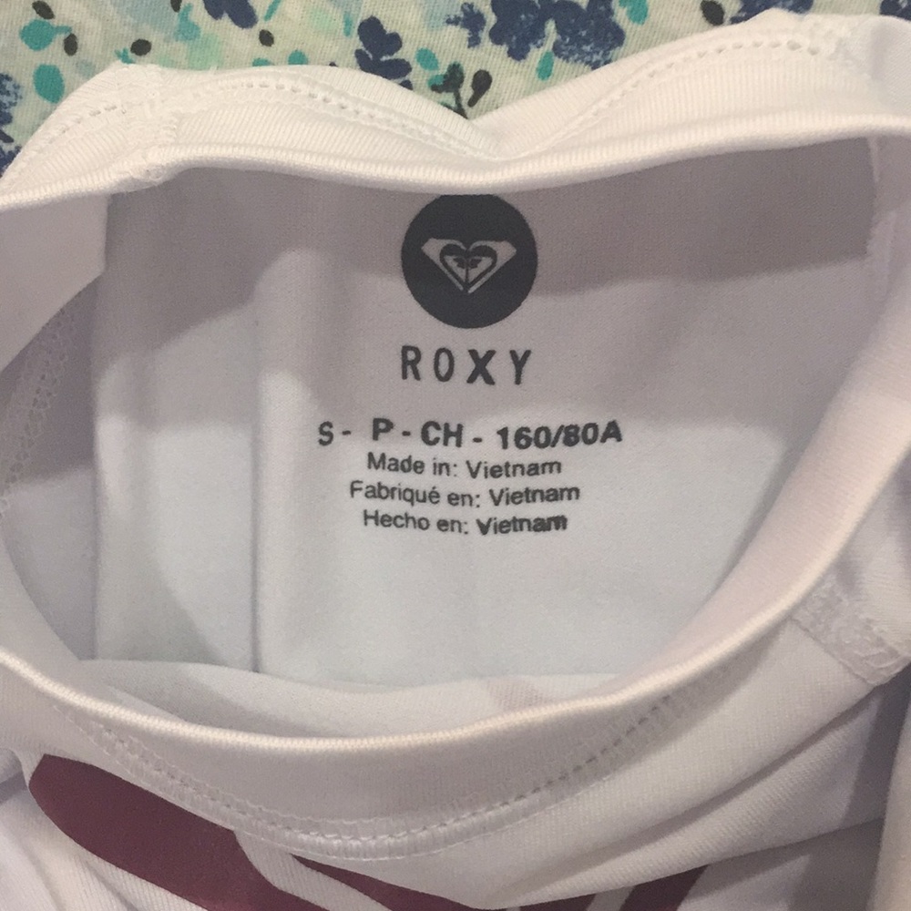 White Roxy Rashguard - Picture 4 of 5
